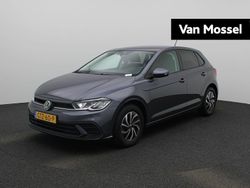 Grijs Gebruikt 2024 VW Polo Edition Hatchback | € 24.900 (Eerlijke prijs)