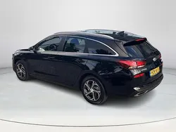 Phantom black pearl (pae) Gebruikt 2021 Hyundai i30 Comfort Stationwagen | € 21.950 (Eerlijke prijs)