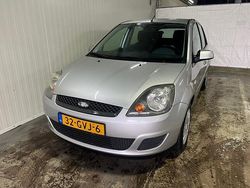 Grijs Gebruikt 2007 Ford Fiesta Ambiente Hatchback | € 1.450 (Iets duurder)