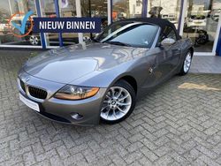 Grijs, metallic lak Gebruikt 2004 BMW Z4 Cabriolet | € 15.950 (Iets duurder)