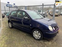 Blauw Gebruikt 2003 VW Polo Comfortline Hatchback | € 950 (Goede deal)