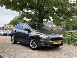 Grijs Gebruikt 2017 Ford Focus Titanium Hatchback | € 8.975 (Goede deal)