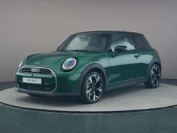 Groen Nieuw 2025 Mini Cooper Favoured Hatchback | € 38.250 (Eerlijke prijs)