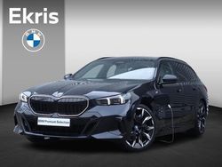 Zwart, metallic lak Gebruikt 2025 BMW 530e M Sport Stationwagen | € 72.900
