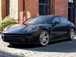 Diepzwart metallic Gebruikt 2023 Porsche Panamera 4 Platinum Edition Sedan | € 99.900