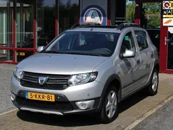 Grijs Gebruikt 2013 Dacia Sandero Stepway Hatchback | € 4.645 (Eerlijke prijs)