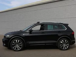 Zwart Gebruikt 2018 VW Tiguan R-line SUV | € 31.950 (Eerlijke prijs)