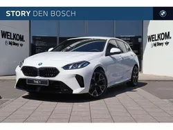 Wit Nieuw 2025 BMW 120 M Sport Hatchback | € 44.995 (Super prijs)