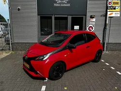 Rood Gebruikt 2017 Toyota Aygo Hatchback | € 6.950 (Eerlijke prijs)