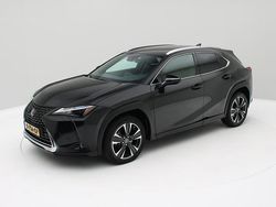 Zwart Gebruikt 2023 Lexus UX 250h Business Edition SUV | € 33.900 (Eerlijke prijs)