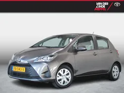 Grijs Gebruikt 2017 Toyota Yaris Hatchback | € 14.450 (Eerlijke prijs)