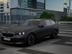 Grijs Nieuw 2025 BMW 530e M Sport Stationwagen | € 99.046