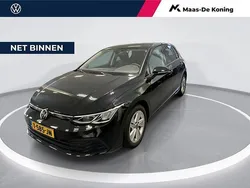 Zwart Gebruikt 2023 VW Golf VIII Life Hatchback | € 22.440 (Eerlijke prijs)