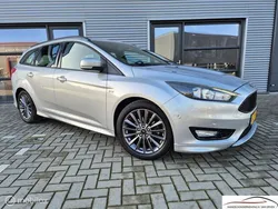 Grijs Gebruikt 2018 Ford Focus ST-Line Stationwagen | € 10.500 (Goede deal)