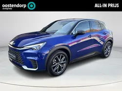 Rood Nieuw 2024 Lexus LBX SUV | € 41.949 (Iets duurder)