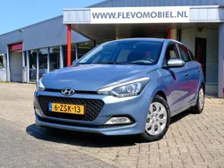 Blauw Gebruikt 2015 Hyundai i20 Hatchback | € 8.450 (Eerlijke prijs)