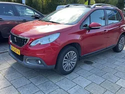 Rood Gebruikt 2017 Peugeot 2008 S SUV | € 12.400 (Eerlijke prijs)