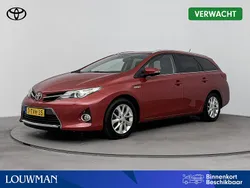 Rood Gebruikt 2014 Toyota Auris Hybrid Stationwagen | € 10.995 (Goede deal)