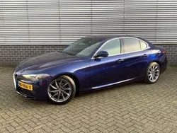 Blauw Gebruikt 2017 Alfa Romeo Giulia Sedan | € 26.950 (Eerlijke prijs)