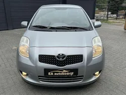 Zwart Gebruikt 2008 Toyota Yaris MPV | € 4.688