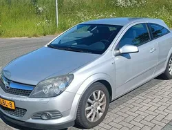 Grijs Gebruikt 2010 Opel Astra Coupé | € 2.100 (Eerlijke prijs)