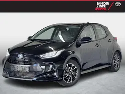 Zwart Gebruikt 2022 Toyota Yaris Hatchback | € 21.950 (Eerlijke prijs)
