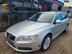 Zilver Gebruikt 2010 Volvo V70 Momentum Stationwagen | € 10.945 (Duur)