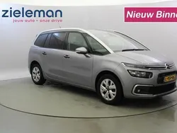 Grijs Gebruikt 2017 Citroën C4 Feel MPV | € 13.845 (Iets duurder)