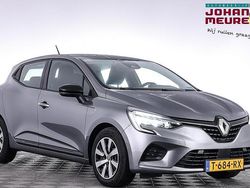 Grijs Gebruikt 2023 Renault Clio V Equilibre Hatchback | € 14.490 (Goede deal)
