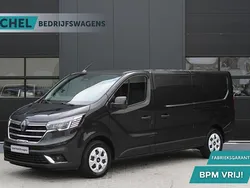 Zwart Nieuw 2024 Renault Trafic Van | € 34.350 (Goede deal)