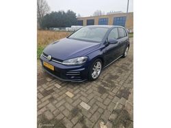 Blauw Gebruikt 2018 VW Golf VII Highline Hatchback | € 8.995 (Goede deal)