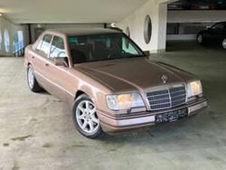 Bruin Gebruikt 1994 Mercedes E220 Sedan | € 10.000