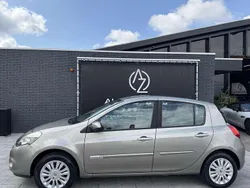 Bruin Gebruikt 2011 Renault Clio II Collection Hatchback | € 2.999 (Eerlijke prijs)