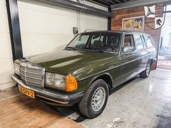Groen Gebruikt 1982 Mercedes E200 Stationwagen | € 9.950