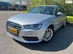 Grijs Gebruikt 2015 Audi A3 Attraction Hatchback | € 14.950 (Eerlijke prijs)