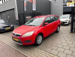 Rood, metallic lak Gebruikt 2009 Ford Focus Trend Stationwagen | € 1.499 (Goede deal)