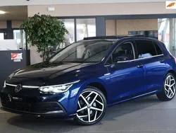 Blauw Gebruikt 2021 VW Golf VIII Style Hatchback | € 24.950 (Eerlijke prijs)