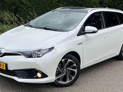 Wit Gebruikt 2016 Toyota Auris Touring Sports Stationwagen | € 16.850 (Iets duurder)