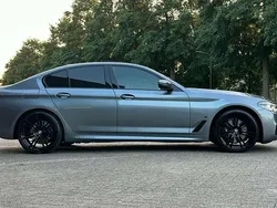 Grijs Gebruikt 2019 BMW 530 Sedan | € 31.950