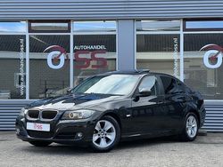 Zwart, metallic lak Gebruikt 2009 BMW 318 Sport Line Sedan | € 3.649 (Eerlijke prijs)