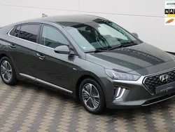 Grijs Gebruikt 2020 Hyundai Ioniq Premium Sedan | € 16.445 (Eerlijke prijs)