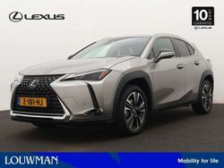 Grijs, metallic lak Gebruikt 2024 Lexus UX Business Edition SUV | € 42.945 (Duur)