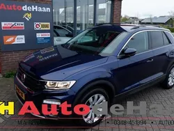 Blauw Gebruikt 2020 VW T-Roc Style SUV | € 23.495 (Goede deal)