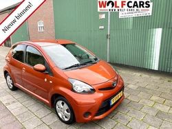 Oranje Gebruikt 2012 Toyota Aygo Hatchback | € 6.499 (Eerlijke prijs)
