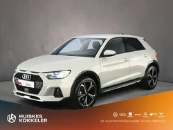 Dew silver metallic (n8) Gebruikt 2024 Audi A1 Advanced Hatchback | € 37.900 (Duur)