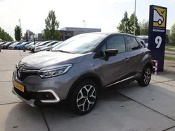 Grijs, metallic lak Gebruikt 2017 Renault Captur Intens SUV | € 12.449 (Eerlijke prijs)