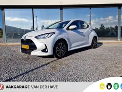 Wit Gebruikt 2020 Toyota Yaris Hybrid Edition Hatchback | € 20.950 (Eerlijke prijs)