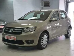 Bruin Gebruikt 2013 Dacia Sandero Ambiance Hatchback | € 6.990 (Eerlijke prijs)