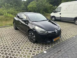 Zwart Gebruikt 2016 Renault Clio IV Authentique Hatchback | € 6.495 (Eerlijke prijs)