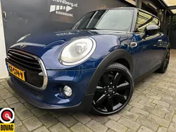 Oranje Gebruikt 2015 Mini Cooper Business Hatchback | € 13.900 (Iets duurder)